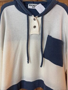 BUCKETLIST Cream and Navy Hooded Knit Pullover Sweater Top 12207 Medium NEW